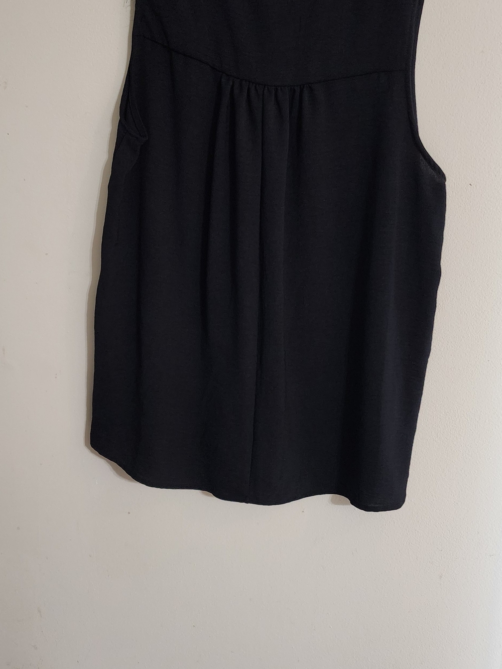 Andrée By Unit Black V-Neck Pleated Tank Top NWT Size XL